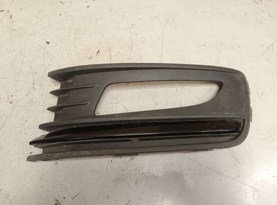 Решетка (заглушка) бампера VG2588196 на Volkswagen Polo Mk5 (6R/6C)