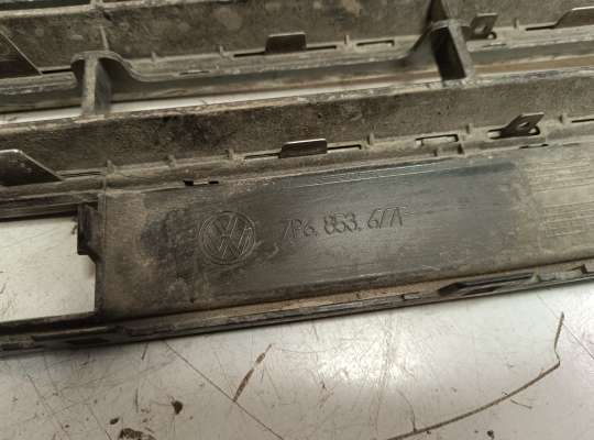 купить Решетка (заглушка) бампера на Volkswagen Touareg II (7P)