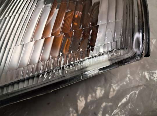 купить Поворотник передний на Toyota Carina E T19