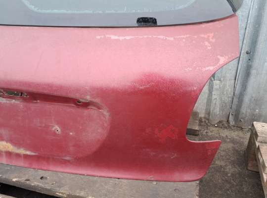 купить Крышка багажника на Peugeot 206