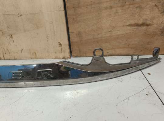 Планка подсветки номера на Toyota Hilux VIII | Fortuner II (AN120/AN130)