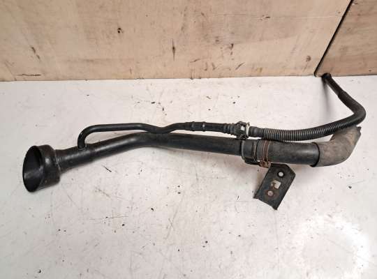 купить Горловина топливного бака на Nissan Cube Z11