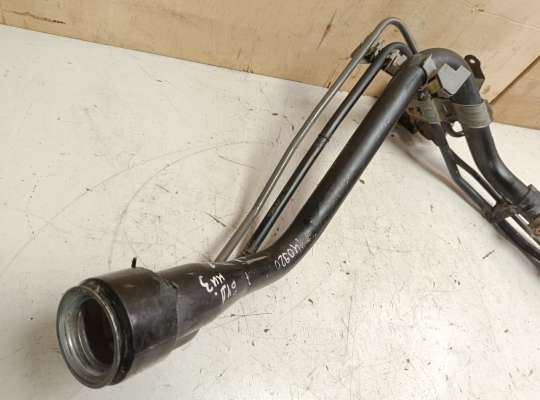 купить Горловина топливного бака на Toyota Yaris P9