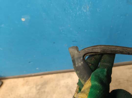 купить Уплотнитель лобового стекла на Fiat Palio (178)