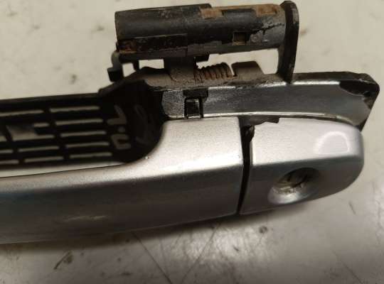 купить Ручка двери наружная на Pontiac Vibe