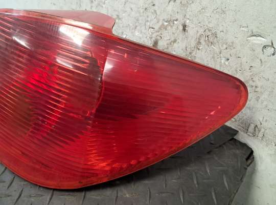 купить Фонарь задний на Peugeot 307