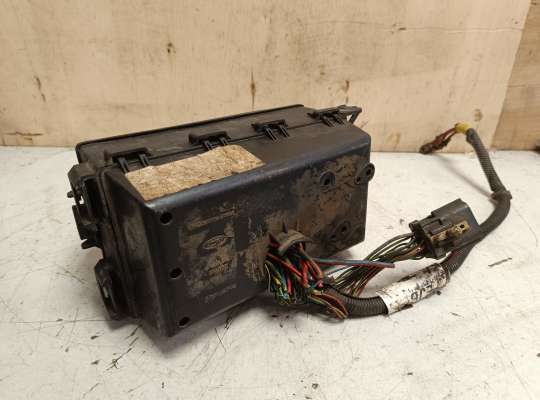 купить Блок предохранителей на Ford Focus I