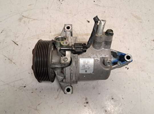 Компрессор кондиционера NS879360 на Nissan Juke