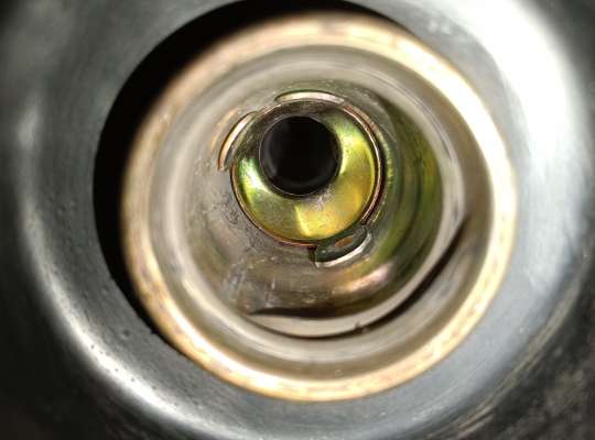 Горловина топливного бака на Nissan Primera (P12)