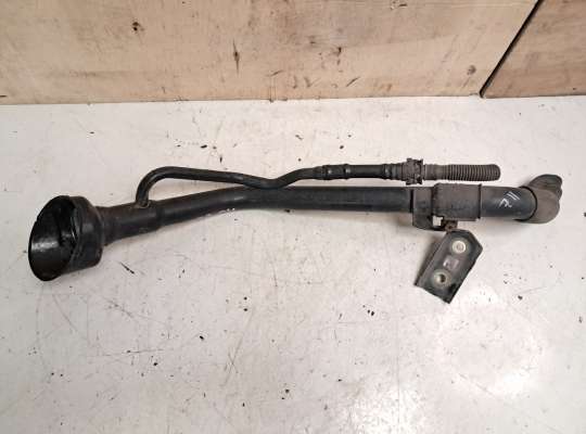 купить Горловина топливного бака на Nissan Cube Z11