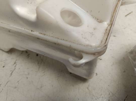 купить Бачок омывателя на Volkswagen Golf VII (5G)