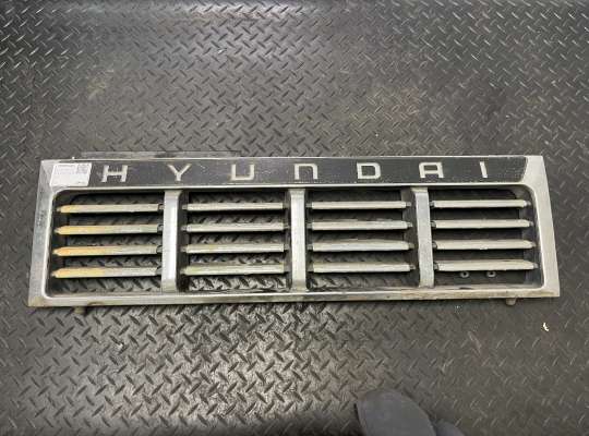 Решетка радиатора на Hyundai Galloper I