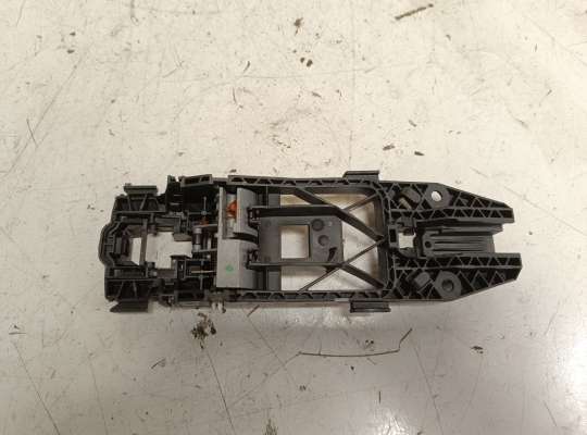 купить Кронштейн ручки на Volkswagen Tiguan I (5N)