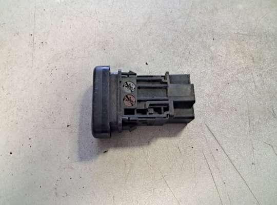 купить Кнопка противотуманки на Nissan Primera (P10)