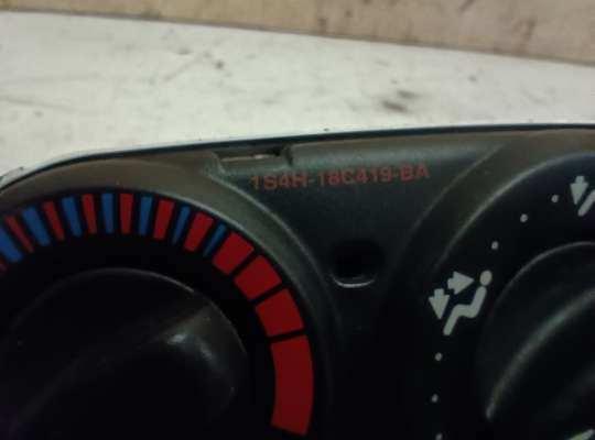 купить Блок управления климат-контроля на Ford Focus I