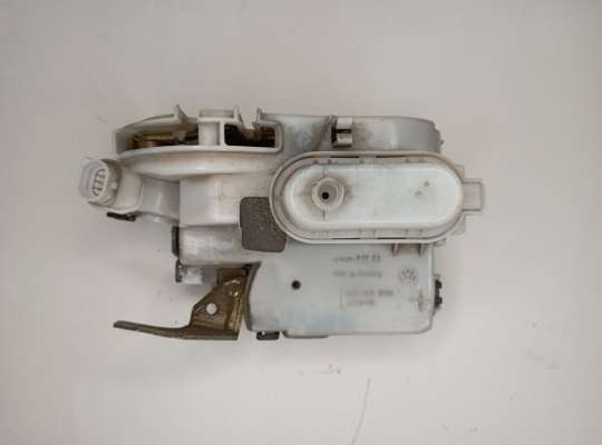 Замок боковой двери VG1445386 на Volkswagen Polo Mk3 (6N/6KV)