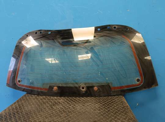 купить Стекло заднее на Pontiac Vibe