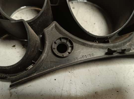 купить Накладка панели приборов на Pontiac Vibe