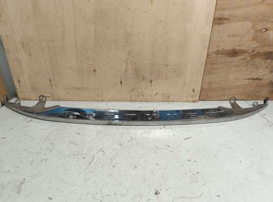 Накладка крышки багажника TT910260 на Toyota Hilux VIII | Fortuner II (AN120/AN130)