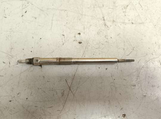 купить Свеча накала на Renault Master III