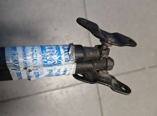 купить Амортизатор крышки багажника 5D на Honda Civic VIII (4D, 5D)