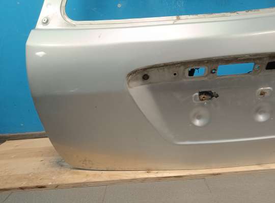 купить Крышка багажника на Pontiac Vibe