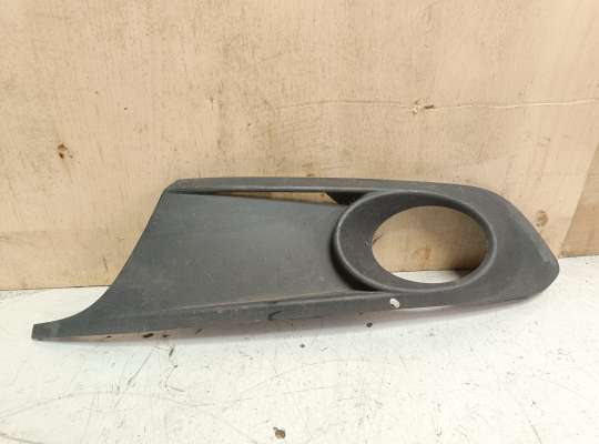 купить Решетка (заглушка) бампера на Volkswagen Jetta VI (1B)