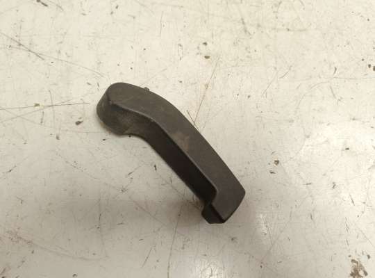 купить Ручка двери задней внутренняя правая на Renault Master III