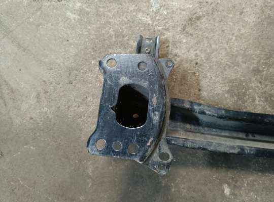 Усилитель бампера на Volkswagen Caddy III (2K)