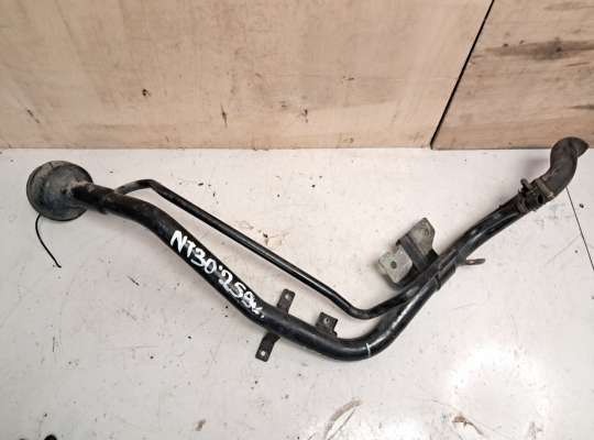 Горловина топливного бака NS888312 на Nissan X-Trail I (T30)