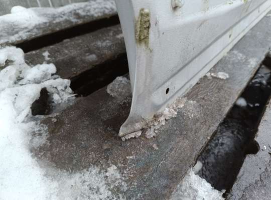 купить Дверь боковая на Pontiac Vibe