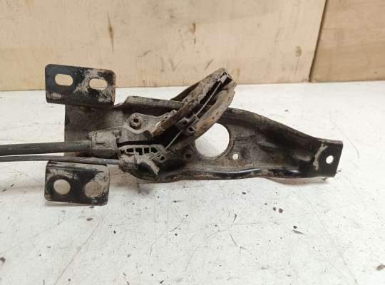 купить Кронштейн запасного колеса на Renault Master III