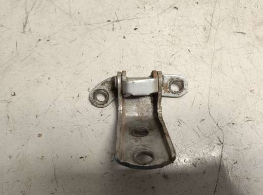 купить Петля двери на Pontiac Vibe I