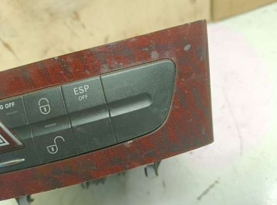 купить Кнопка аварийной остановки на Mercedes-Benz E (W211)