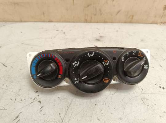 купить Блок управления климат-контроля на Ford Focus I