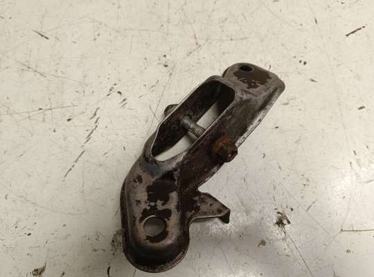 купить Кронштейн заднего рычага на Ford Mondeo III