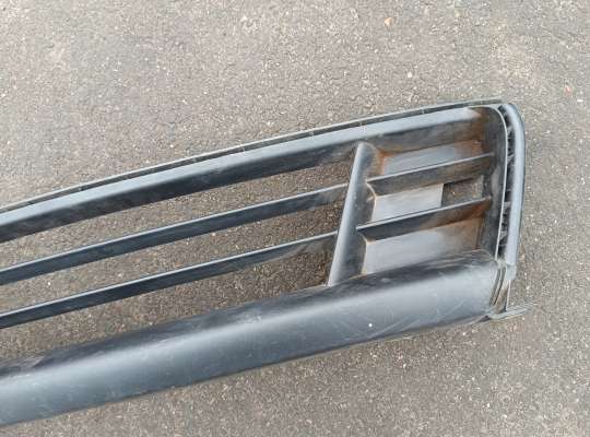 Решетка (заглушка) бампера на Porsche Panamera (970)