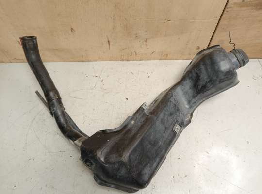 купить Горловина топливного бака на Toyota Yaris P9