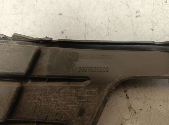 Решетка (заглушка) бампера на Volkswagen Polo Mk5 (6R/6C)