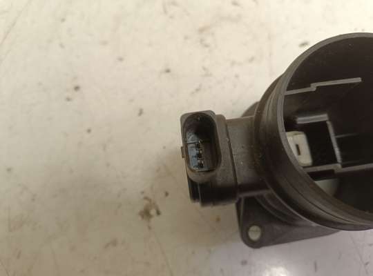 купить Датчик расхода воздуха (ДМРВ) на Volkswagen Caddy III (2K)