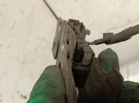 купить Замок капота на Volkswagen Golf VI (5K)