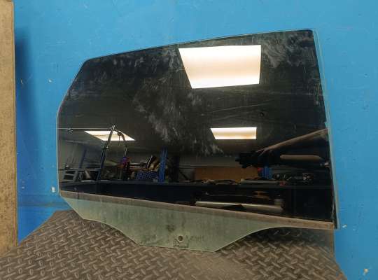 купить Стекло боковое двери на Ford Focus I