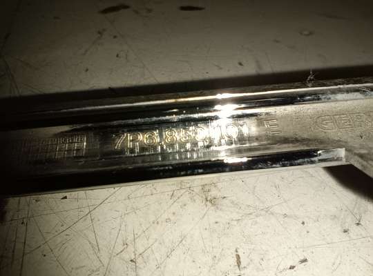 купить Молдинг решетки радиатора на Volkswagen Touareg II (7P)