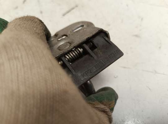 купить Крючок капота на Volkswagen Tiguan I (5N)