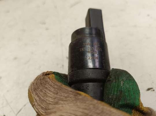 купить Моторчик омывателя лобового стекла на Volkswagen Polo Mk5 (6R/6C)