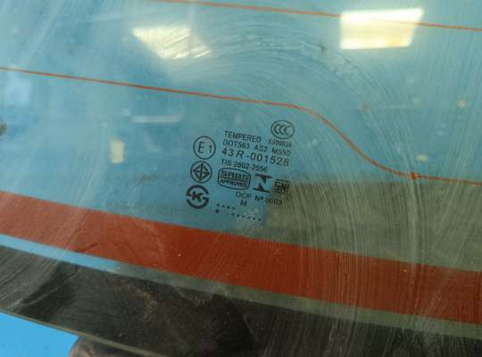 купить Стекло заднее на Pontiac Vibe