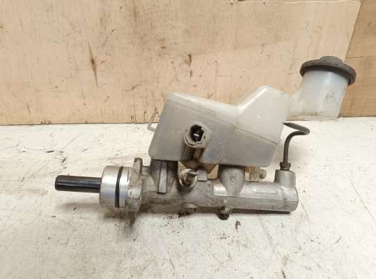 купить Главный тормозной цилиндр (ГТЦ) на Pontiac Vibe