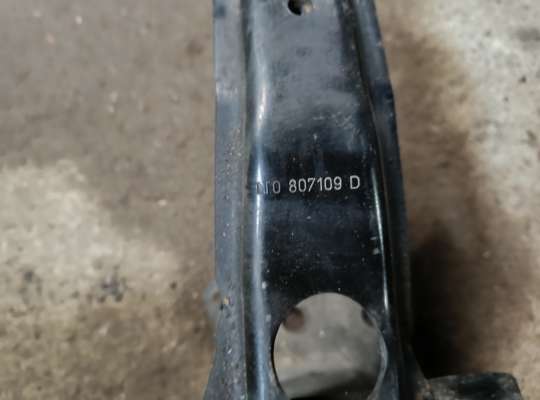 Усилитель бампера на Volkswagen Caddy III (2K)