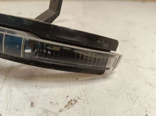 купить Повторитель в зеркало на Volkswagen Touareg II (7P)