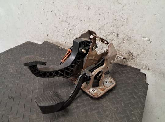 Педальный узел (педаль) PG1017316 на Peugeot 307